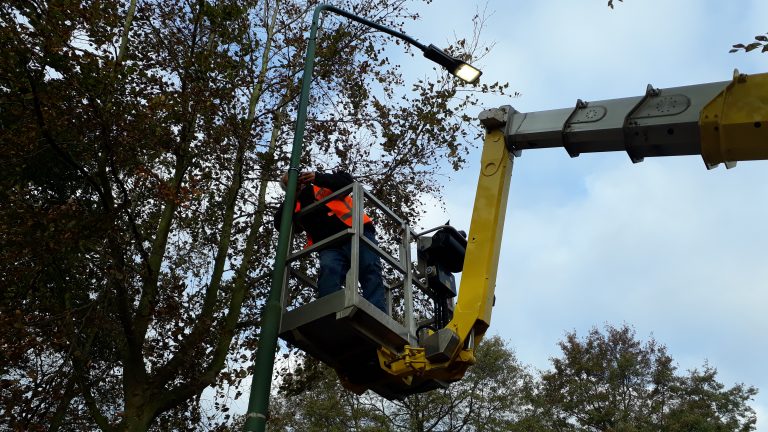 20181022 Etten Leur Werk Aan Lantaarnpalen 02