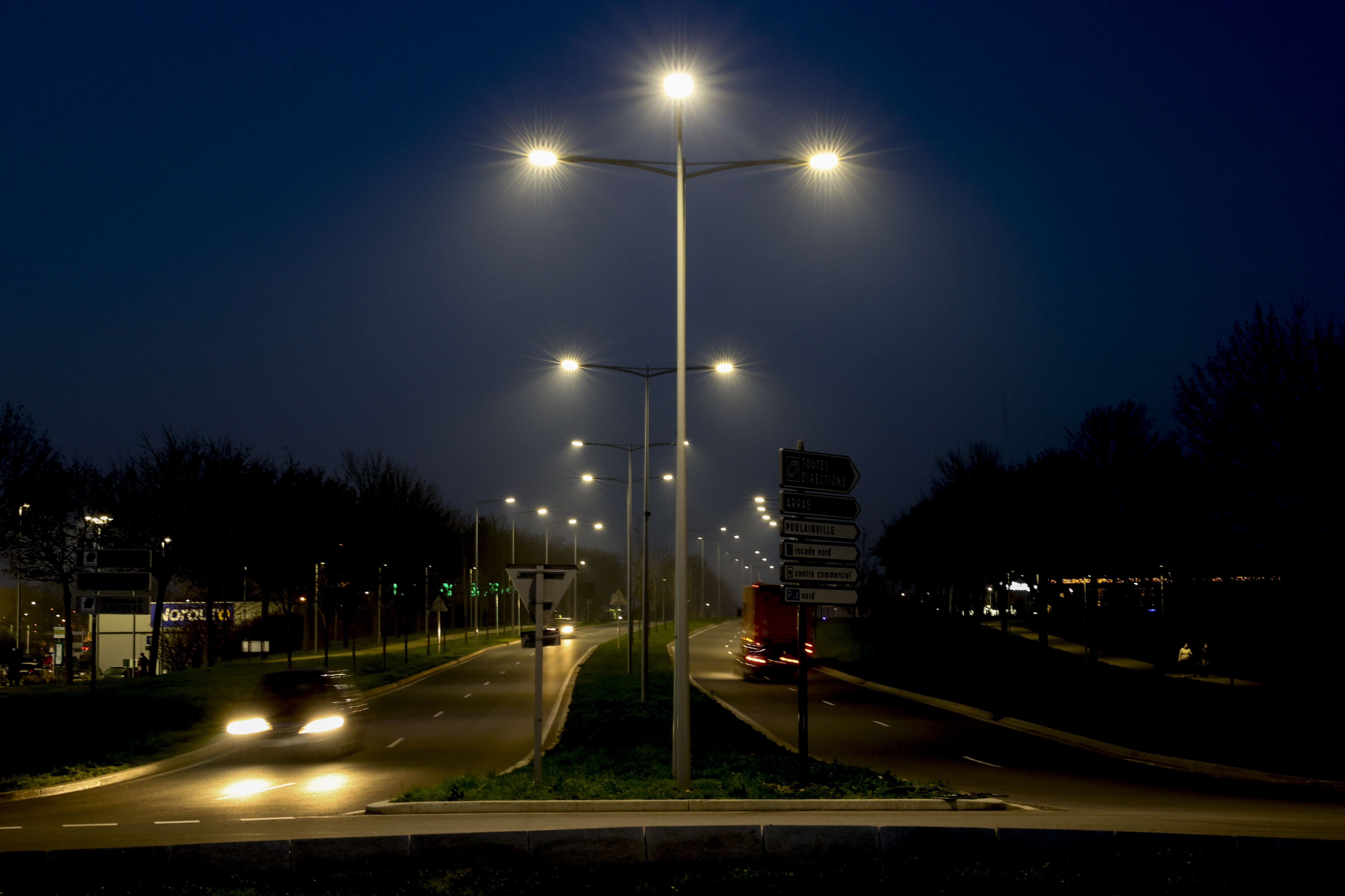 201126 Amiens Avenue De L Europe By Night 01 BD6I6649